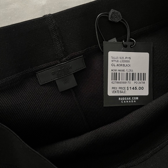 SOLD 🔴 Rudsak pencil skirt 🖤 - Picture 3 of 3